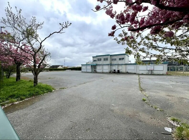 Land in Montivilliers to rent - Building Photo - Image 1 of 3