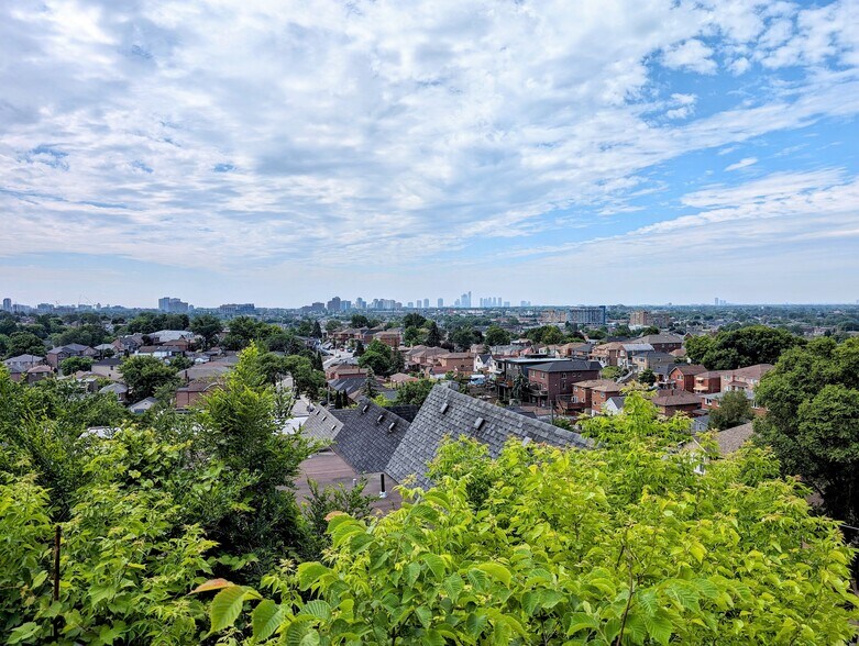 33 Venn Cres, Toronto, ON for sale - Primary Photo - Image 1 of 1