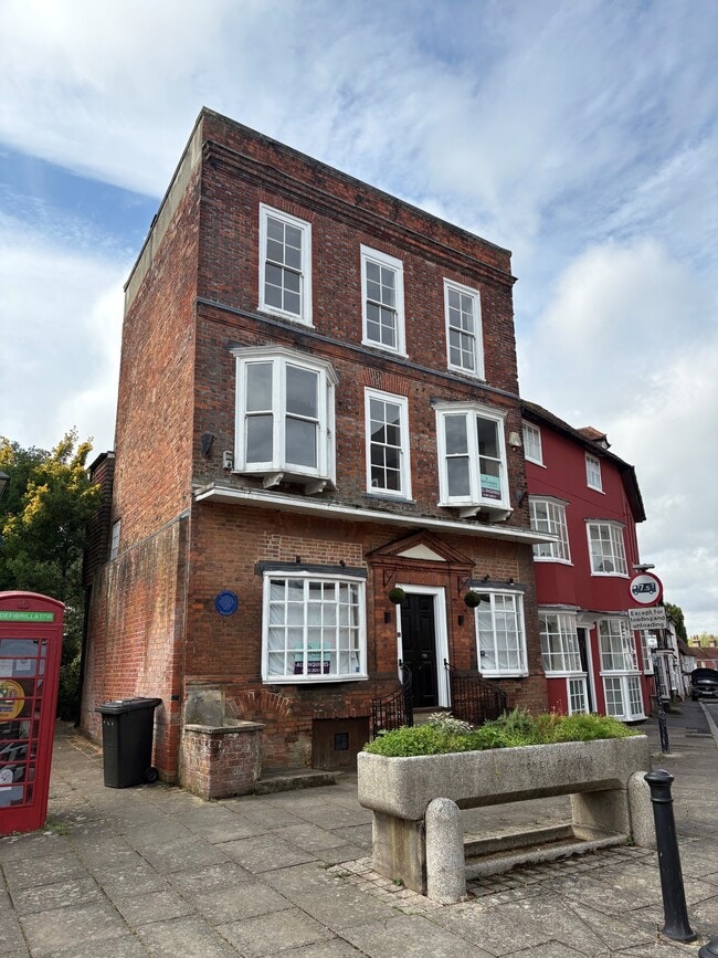 More details for 24 The Sq, Petersfield - Office for Sale