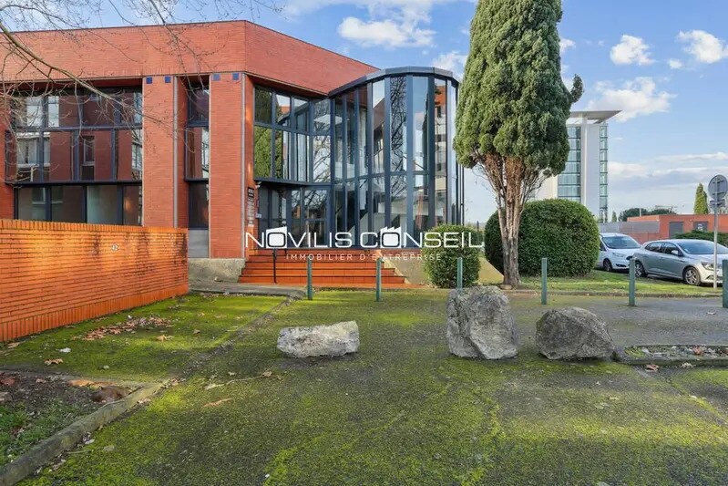 Office in Labège to rent - Building Photo - Image 2 of 28