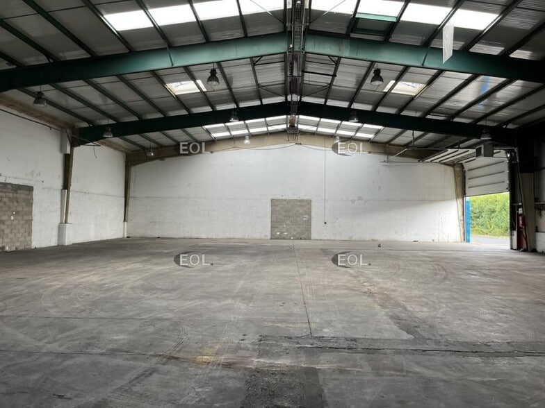 Industrial in Argenteuil to rent - Interior Photo - Image 2 of 6