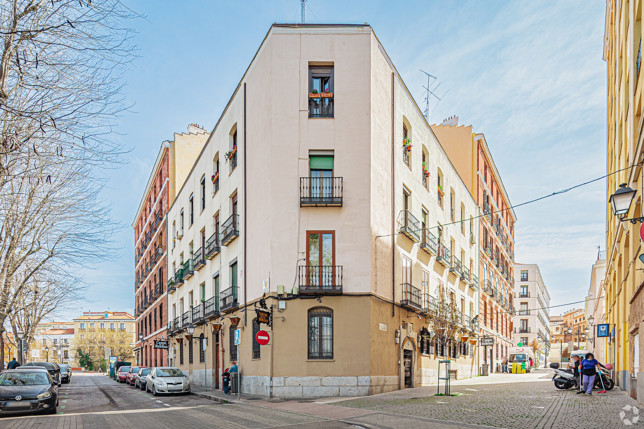  in Madrid, Madrid for sale Primary Photo- Image 1 of 1