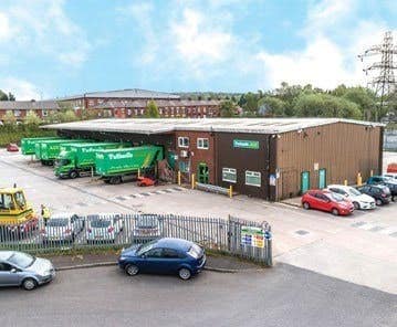 239 Shaw Rd, Oldham to rent - Building Photo - Image 3 of 8