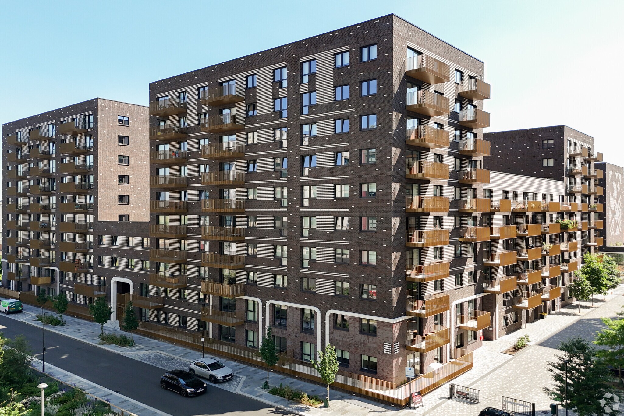 2 Vanguard Way, London for sale Primary Photo- Image 1 of 1