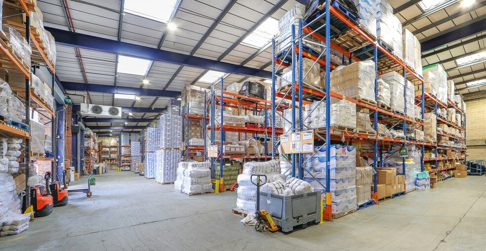 6 The Interchange, Swanley to rent - Interior Photo - Image 2 of 3