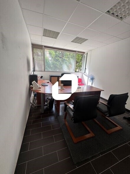 Office in Paris for sale - Interior Photo - Image 3 of 6