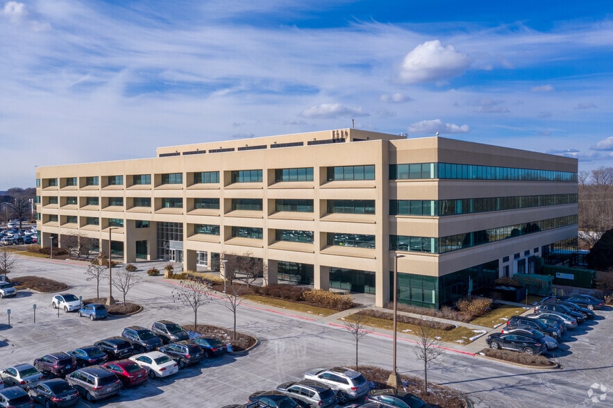 1100 E Warrenville Rd, Naperville, IL to rent - Building Photo - Image 3 of 20