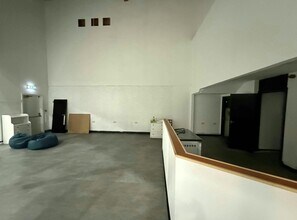 High St, Newcastle Under Lyme to rent Interior Photo- Image 2 of 5