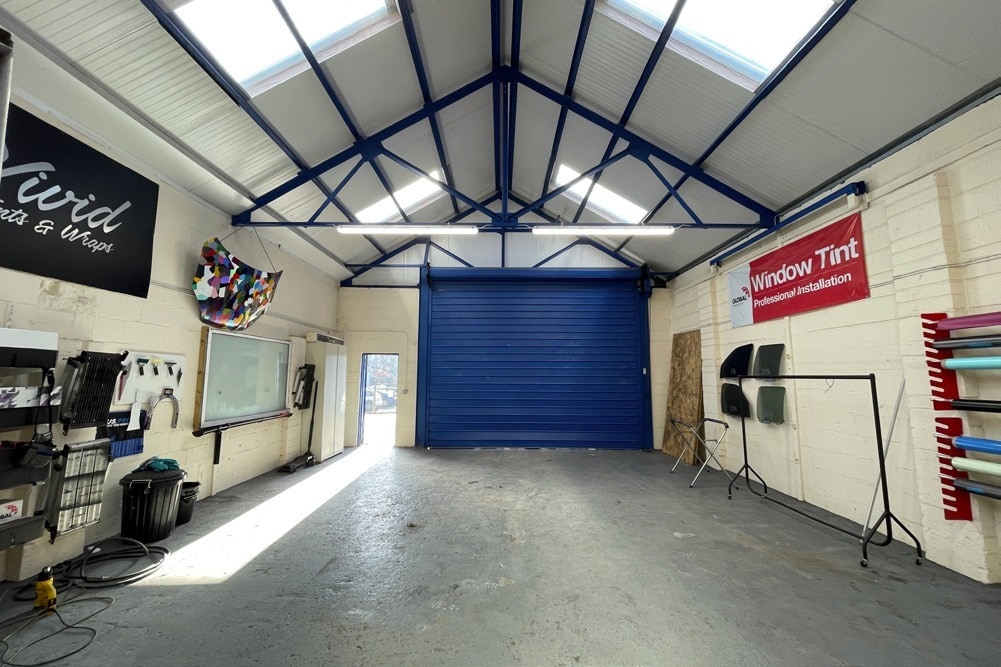 4-6 Uddens Trading Estate, Wimborne to rent Interior Photo- Image 1 of 2