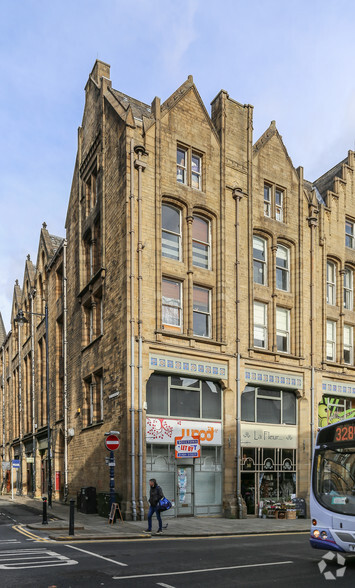 Westgate, Huddersfield for rent - Building Photo - Image 2 of 4