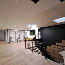 Light Industrial in Montigny-le-Bretonneux to rent Building Photo- Image 1 of 6