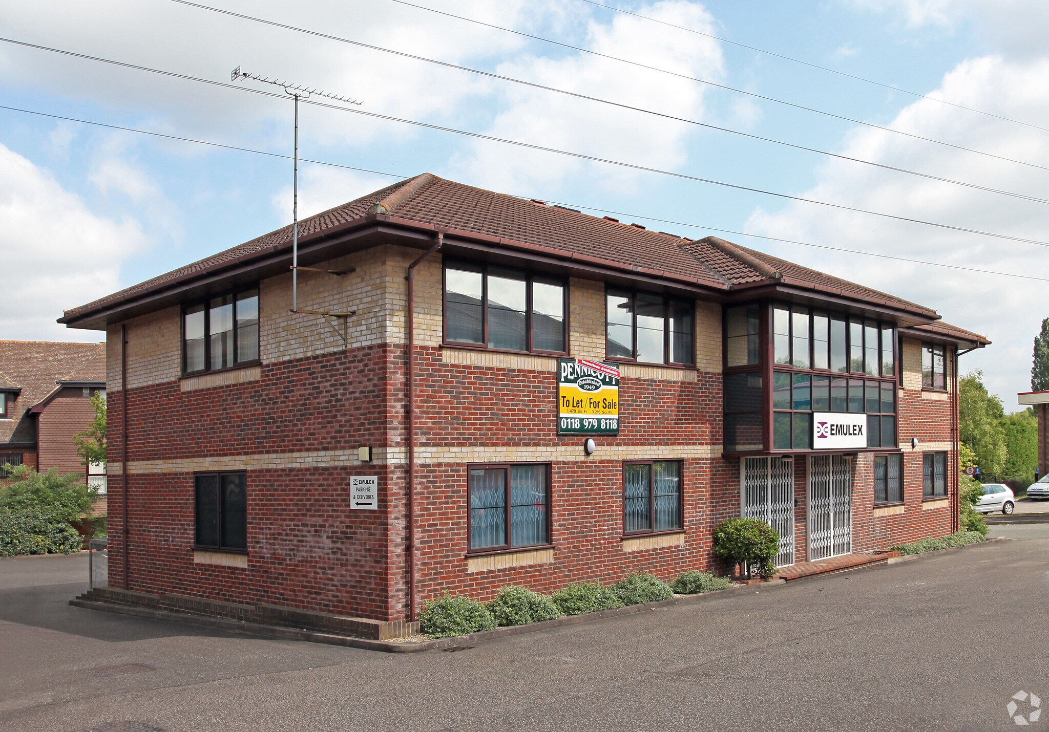 Oaklands Park, Wokingham for sale Primary Photo- Image 1 of 1