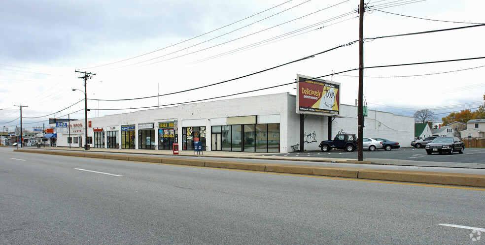 120-144 Eastern Blvd, Essex, MD for rent - Primary Photo - Image 1 of 3