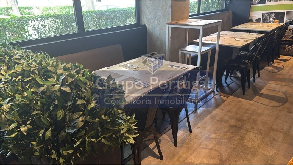 Retail in Madrid, Madrid to rent - Interior Photo - Image 2 of 5