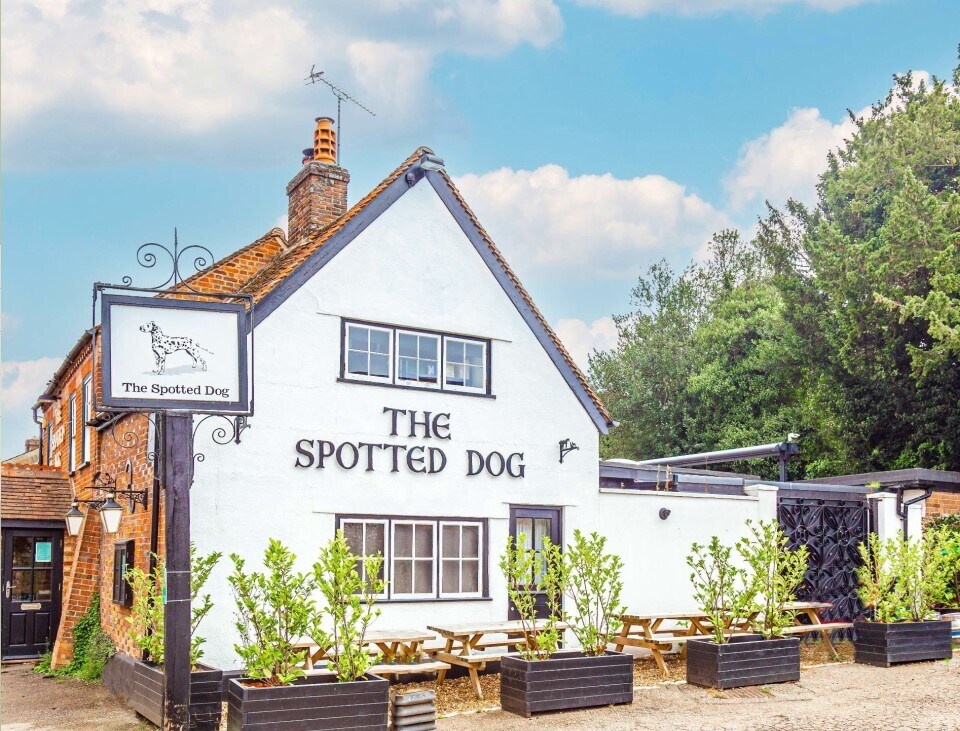 High St, Flamstead for sale Primary Photo- Image 1 of 1