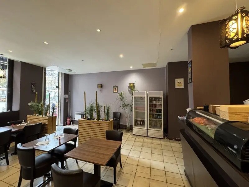 Retail in Bordeaux for sale Building Photo- Image 1 of 6