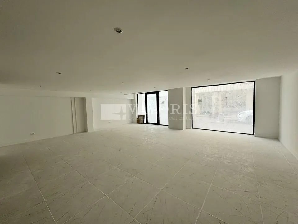 Office in Lyon to rent Interior Photo- Image 1 of 5