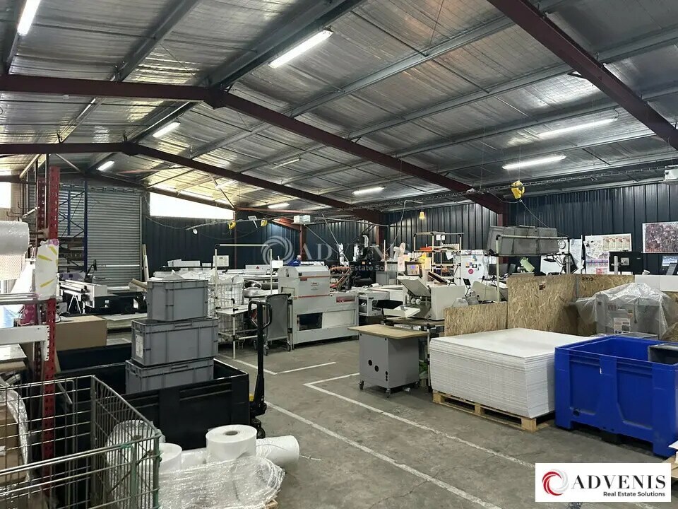 Light Industrial in Bordeaux for sale Interior Photo- Image 1 of 7