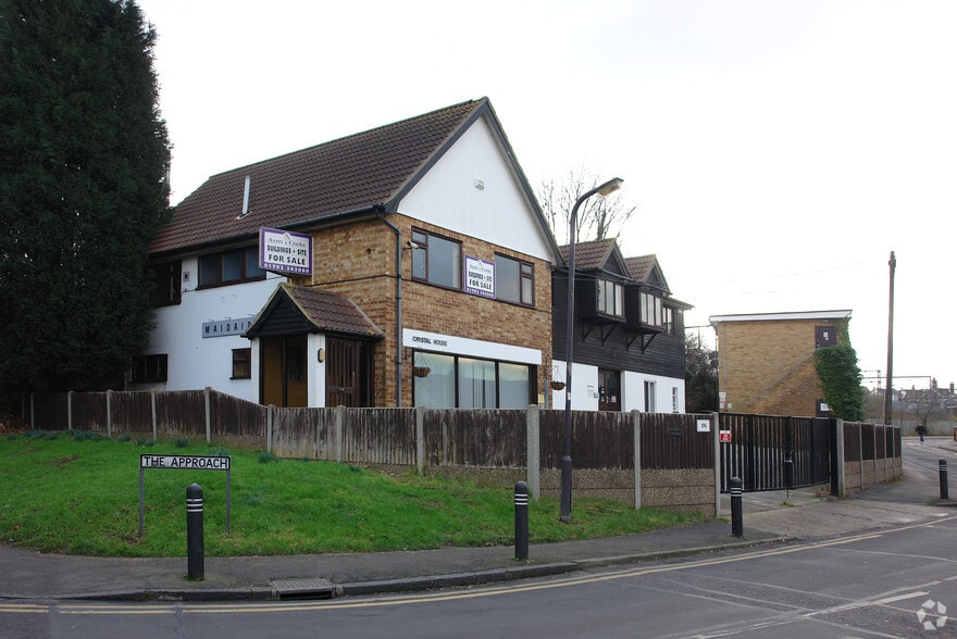 1 The Approach, Rayleigh to rent - Building Photo - Image 2 of 2