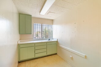 11934 Hawthorne Blvd, Hawthorne, CA for rent Interior Photo- Image 2 of 26