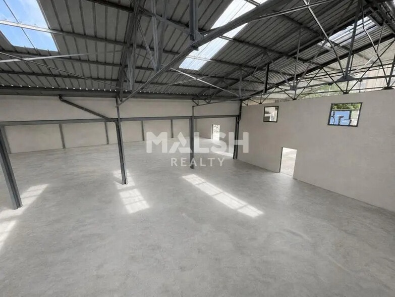 Light Industrial in Villeurbanne to rent - Interior Photo - Image 3 of 7