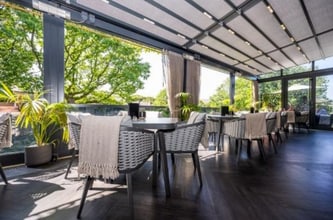 Knowle Ln, Meltham to rent Interior Photo- Image 1 of 3