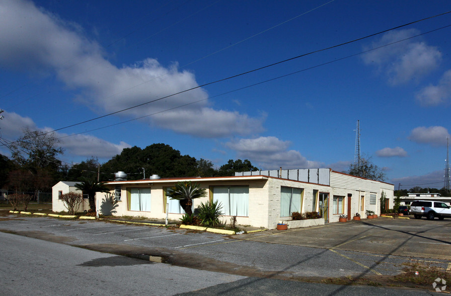 1901 Pace Blvd, Pensacola, FL for sale - Building Photo - Image 3 of 5