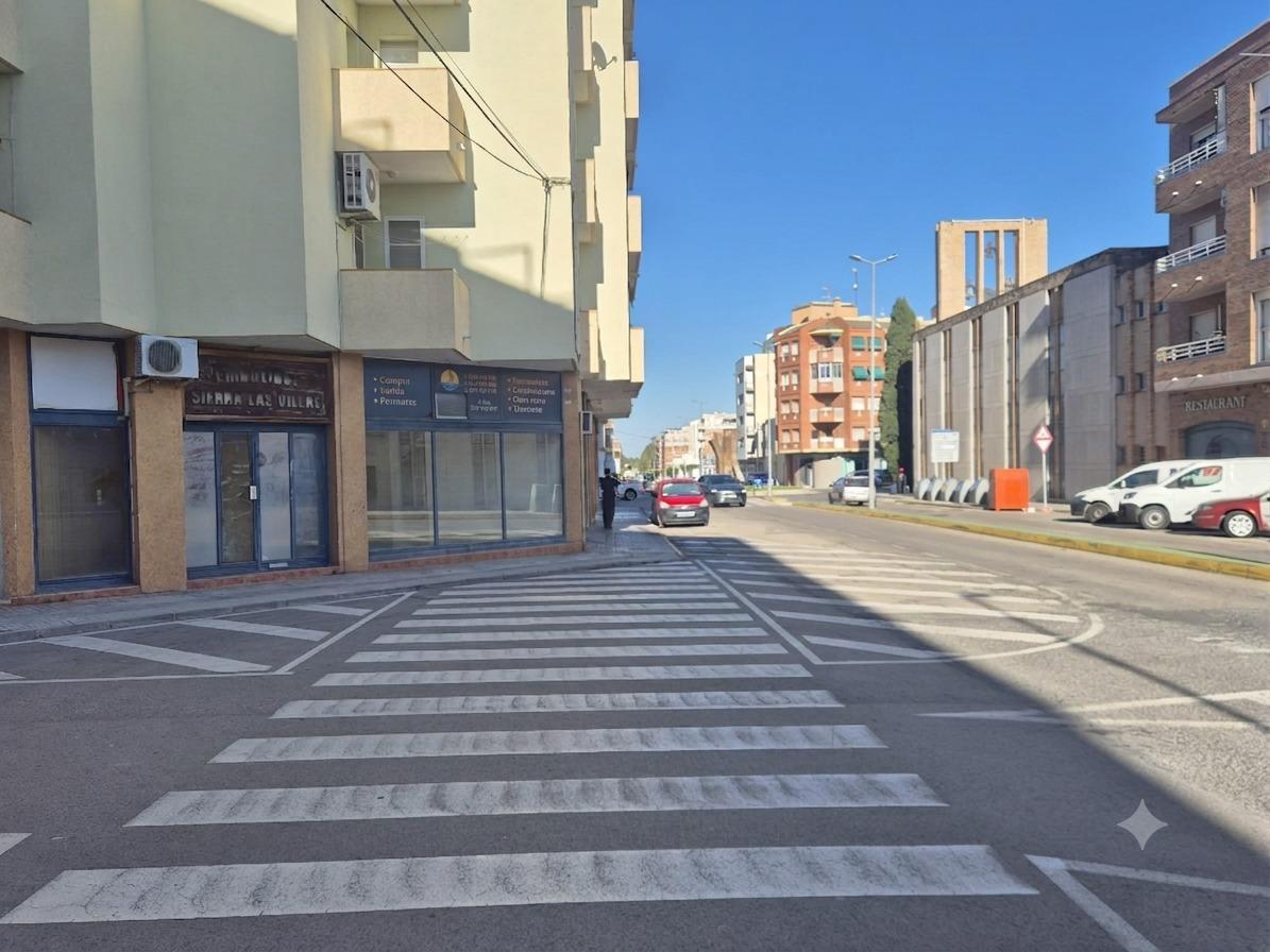 Retail in Amposta, Tarragona to rent Building Photo- Image 1 of 3