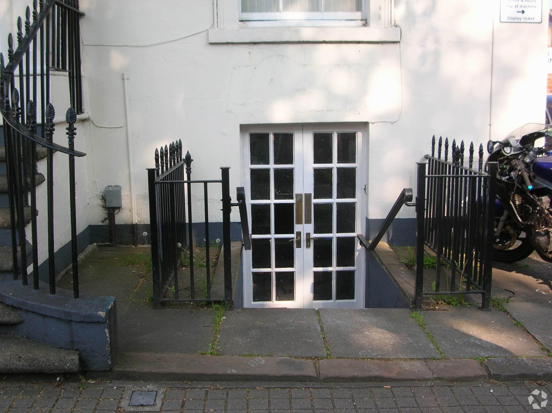 29 Portland St, Leamington Spa for sale Primary Photo- Image 1 of 1