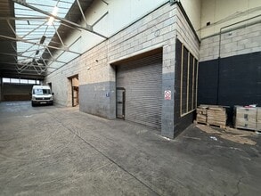 Raglan St, Preston to rent Interior Photo- Image 2 of 4