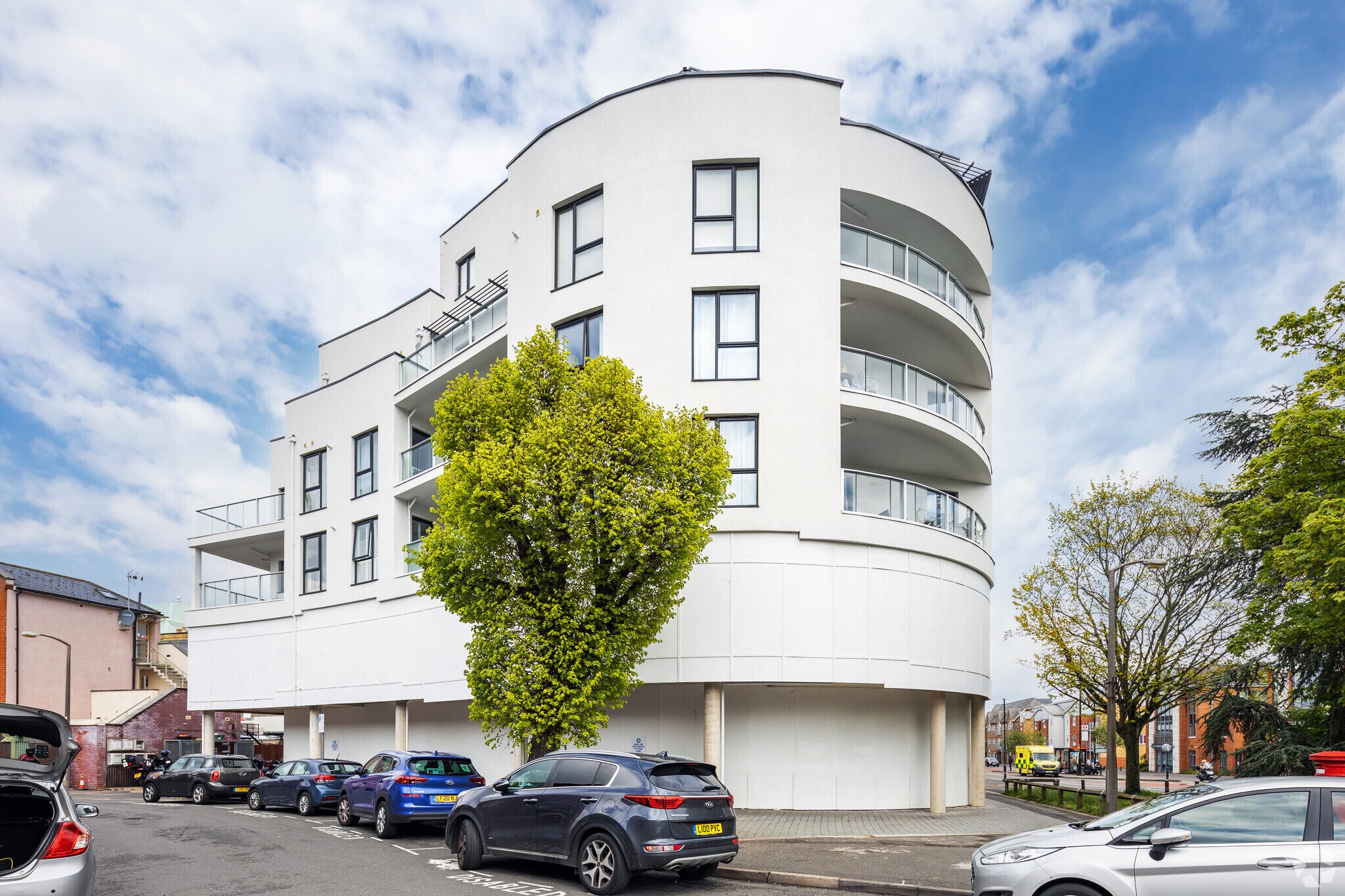 3-7 Lodge Pl, Sutton for sale Primary Photo- Image 1 of 1