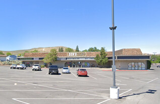 4050 - 5675 SF RETAIL OR SHOWROOM FOR LEASE - Commercial Property