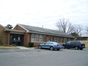 8200 Kingston Pike, Knoxville, TN for rent Building Photo- Image 1 of 2