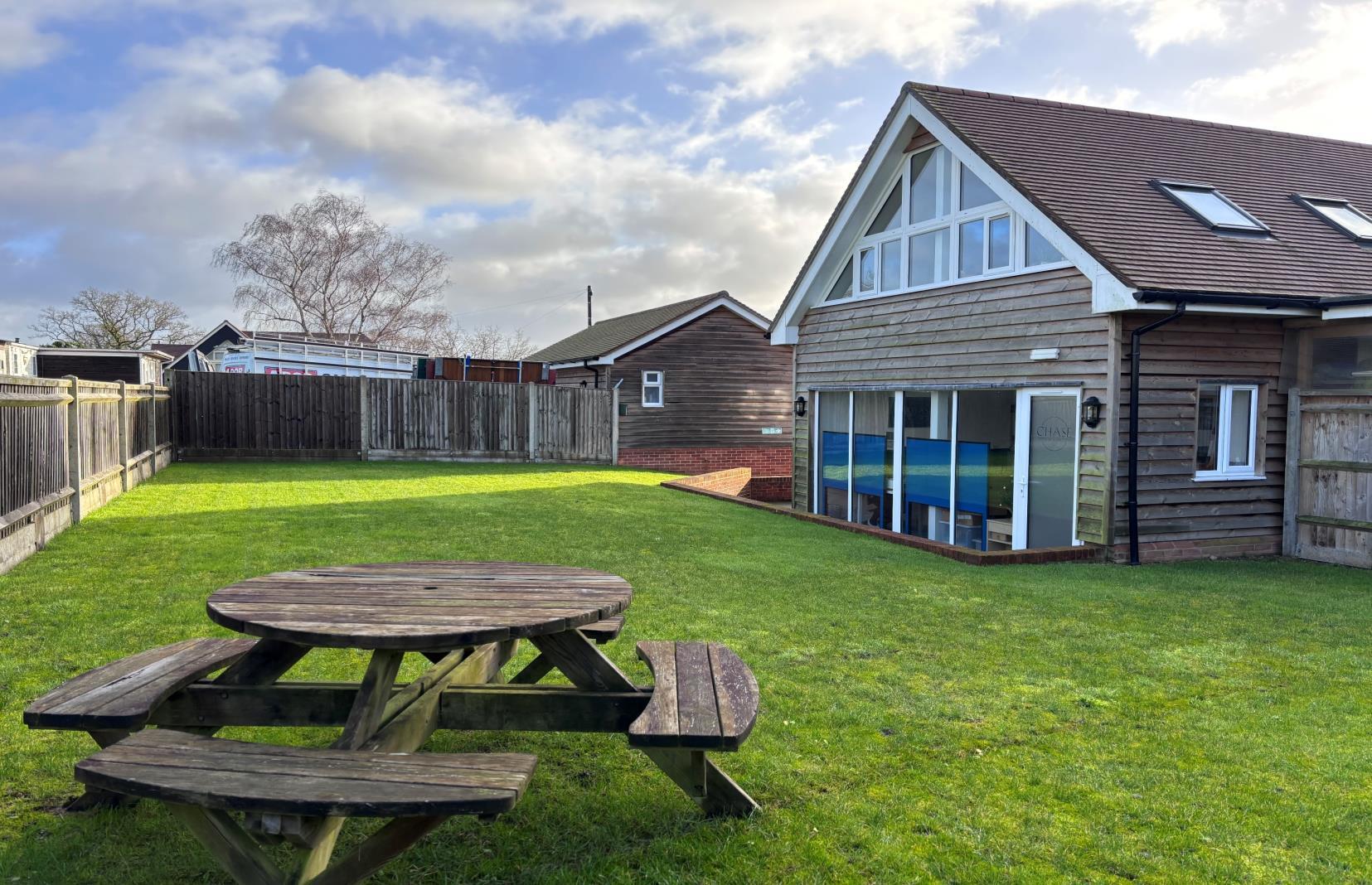 Church Ln, Southampton to rent Building Photo- Image 1 of 2