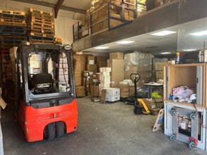 Colne Way, Watford to rent Interior Photo- Image 1 of 3