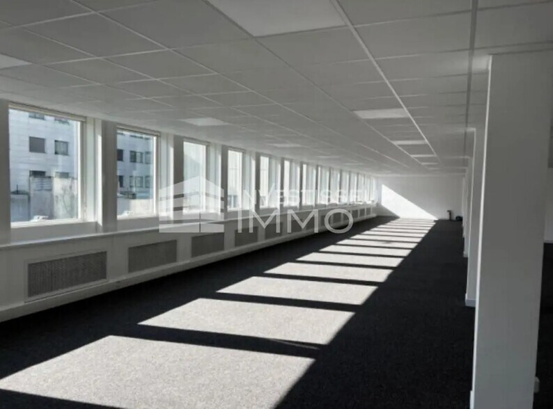 Office in Levallois-Perret to rent - Interior Photo - Image 1 of 4