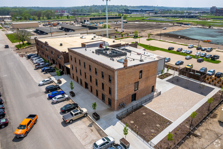 112 SE 4th St, Des Moines, IA for rent - Aerial - Image 3 of 5