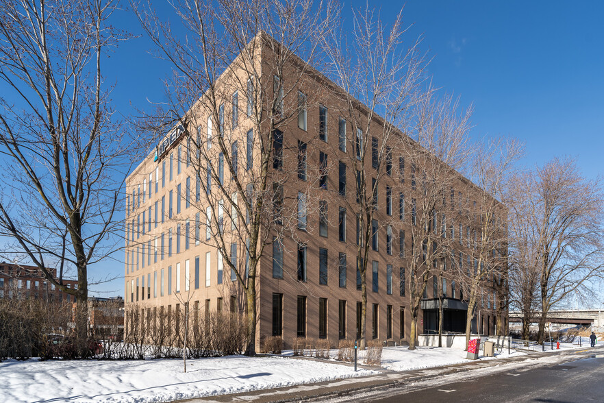 3 Pl du Commerce, Montréal, QC for rent - Building Photo - Image 1 of 23