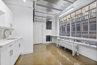 263 W 38th St, New York, NY for rent Building Photo- Image 2 of 5