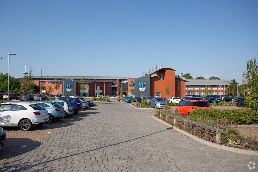 Glaisher Dr, Wolverhampton to rent - Primary Photo - Image 1 of 7