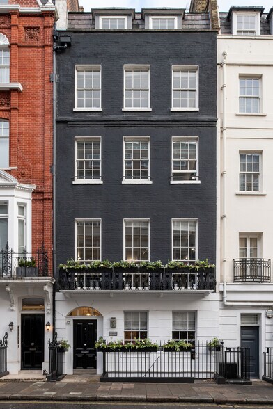 3 Queen St, London to rent - Building Photo - Image 1 of 6