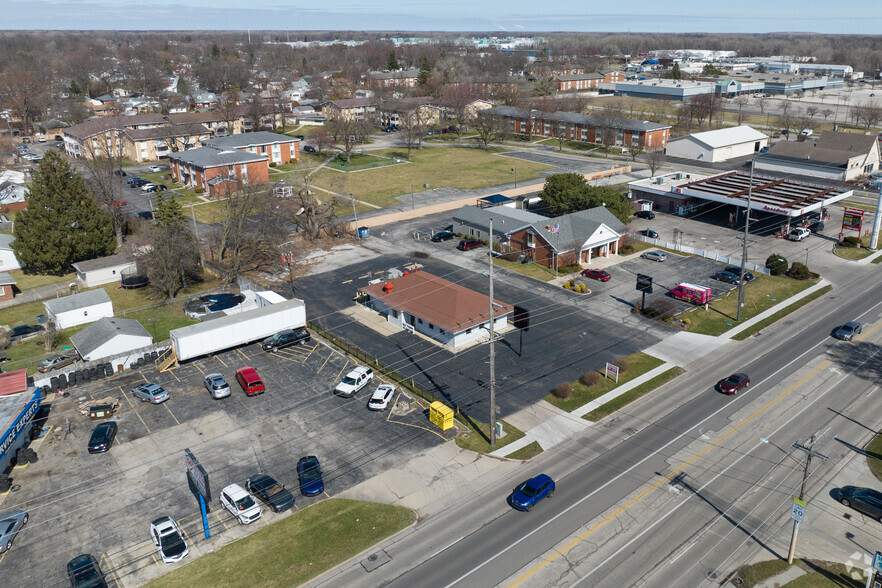 1954 W Laskey Rd, Toledo, OH for rent - Aerial - Image 2 of 5