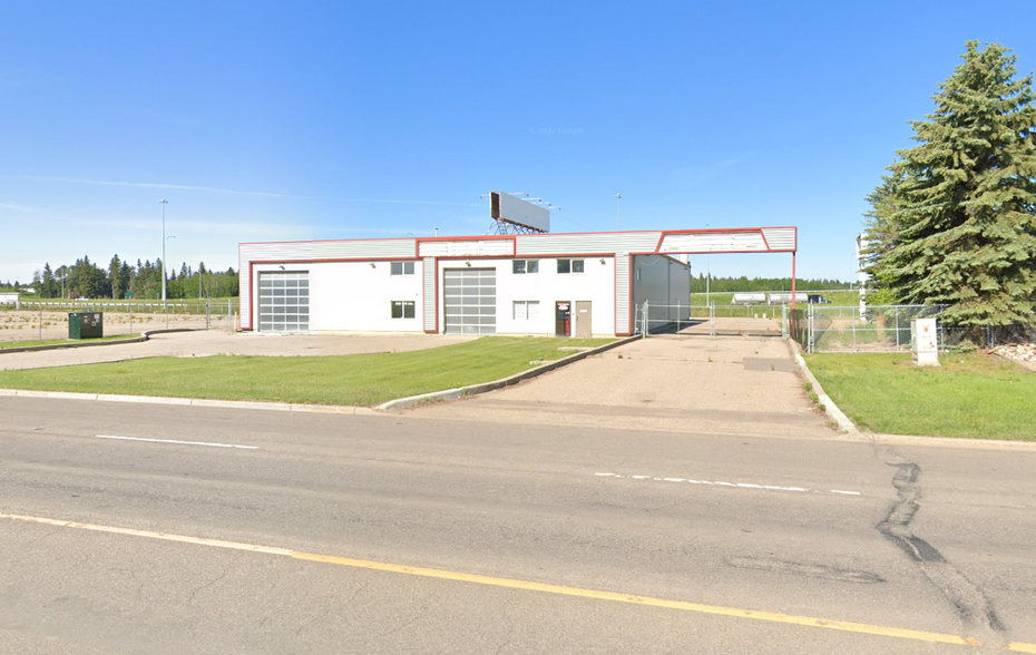 1738 49 Ave, Red Deer, AB for sale - Primary Photo - Image 1 of 1