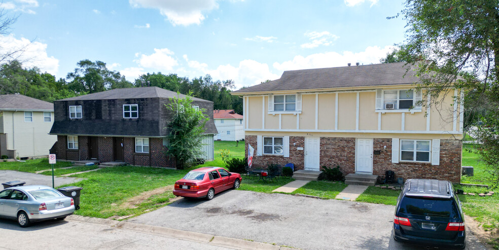 217 N Oak St, Belton, MO for sale - Primary Photo - Image 1 of 1