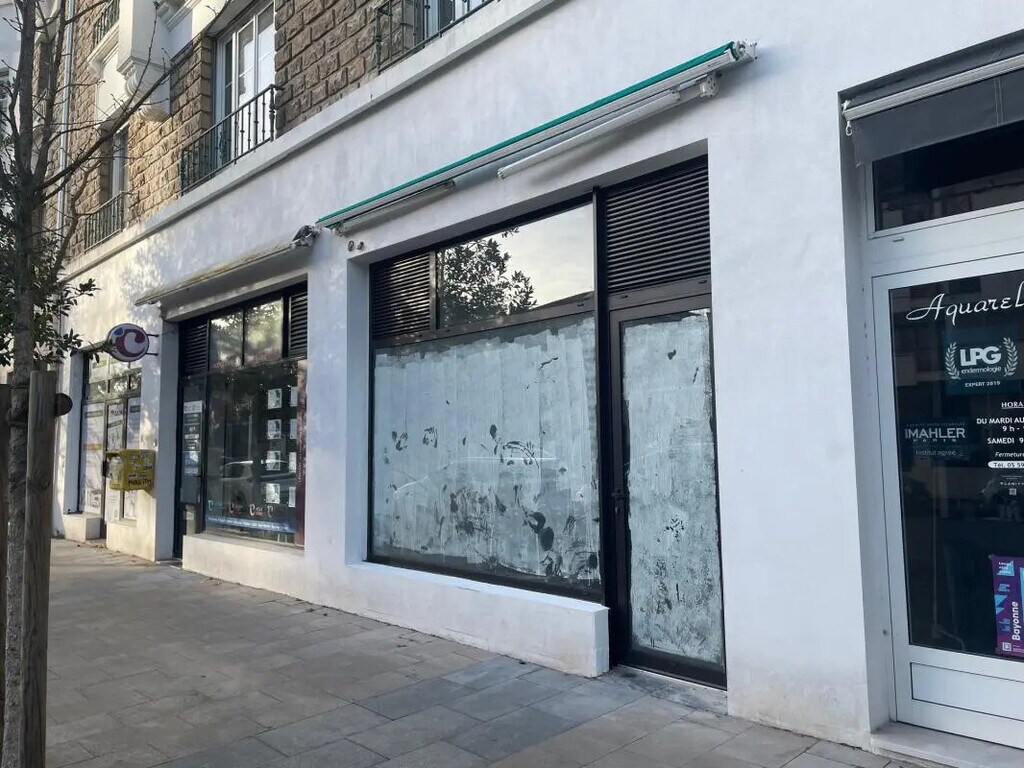 Location Commerce 40 m² - Photo 1