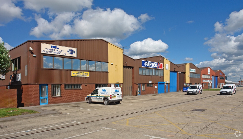 Hyperion Way, Reading to rent - Building Photo - Image 3 of 4