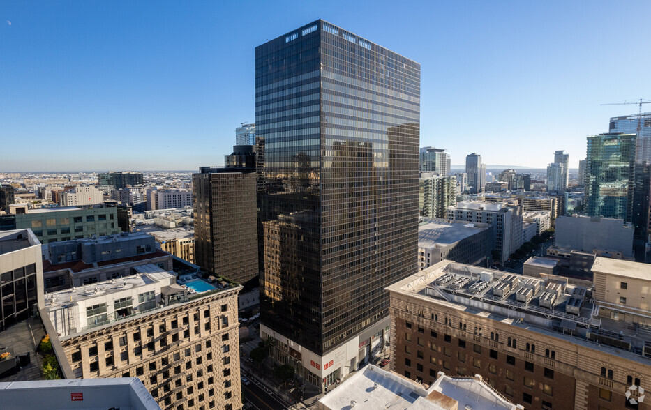 700 S Flower St, Los Angeles, CA for rent - Building Photo - Image 1 of 6