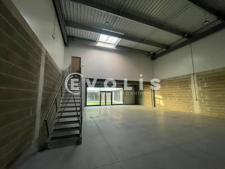 Light Industrial in Mérignac to rent - Building Photo - Image 2 of 6