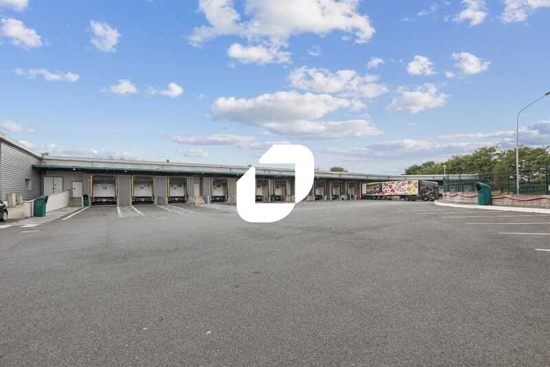 20 Rue Des Oliviers, Thiais to rent - Building Photo - Image 3 of 14