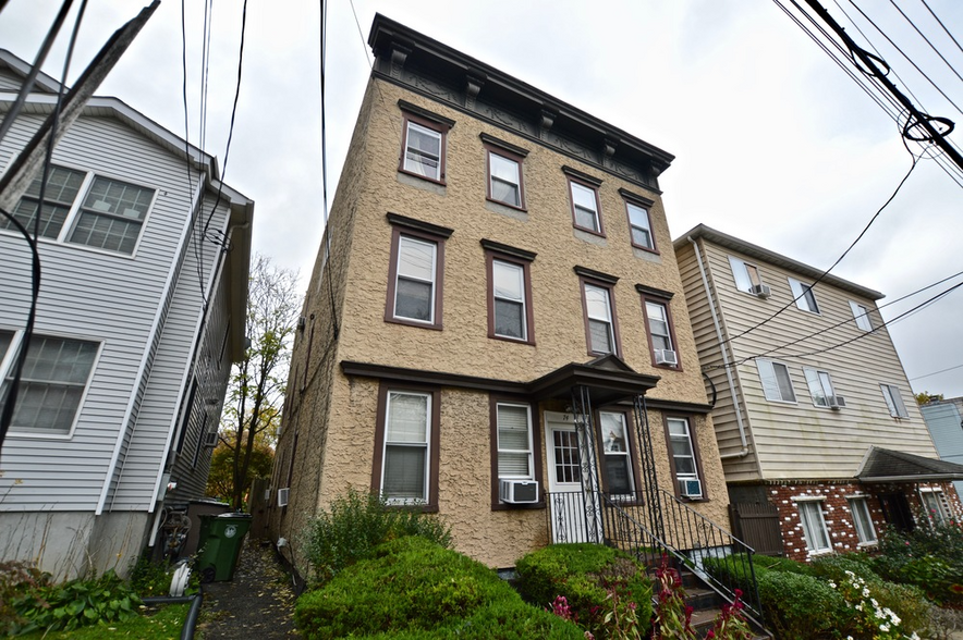 74 Wildey St, Tarrytown, NY for sale - Building Photo - Image 1 of 46